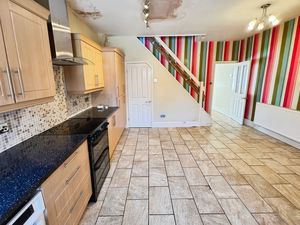 Kitchen Diner- click for photo gallery